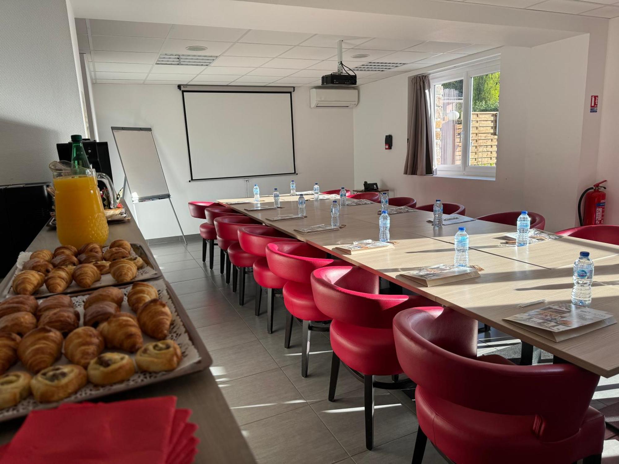 Brit Hotel Brive La Gaillarde - Restaurant La Limousine Малемор Екстериор снимка