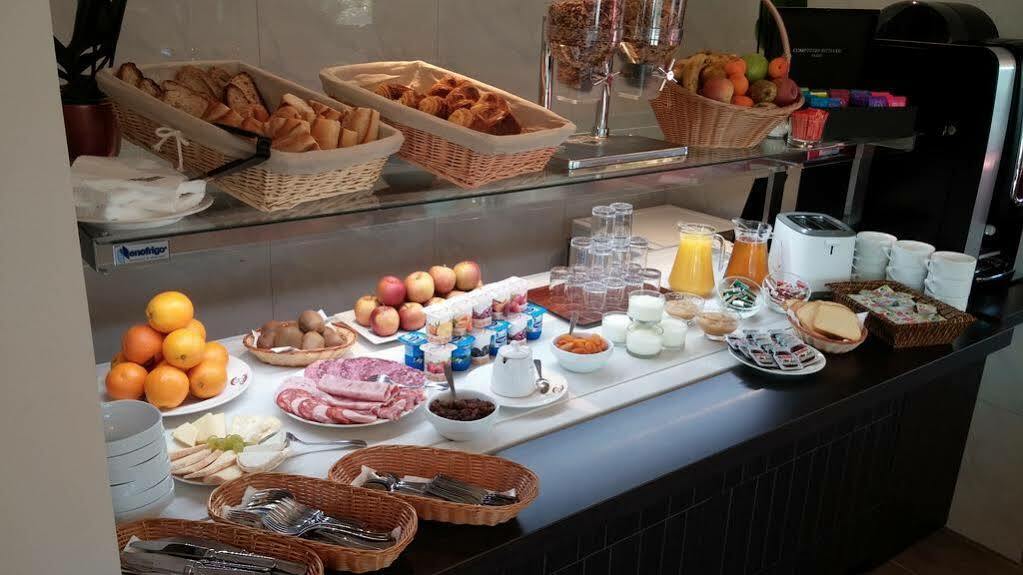 Brit Hotel Brive La Gaillarde - Restaurant La Limousine Малемор Екстериор снимка